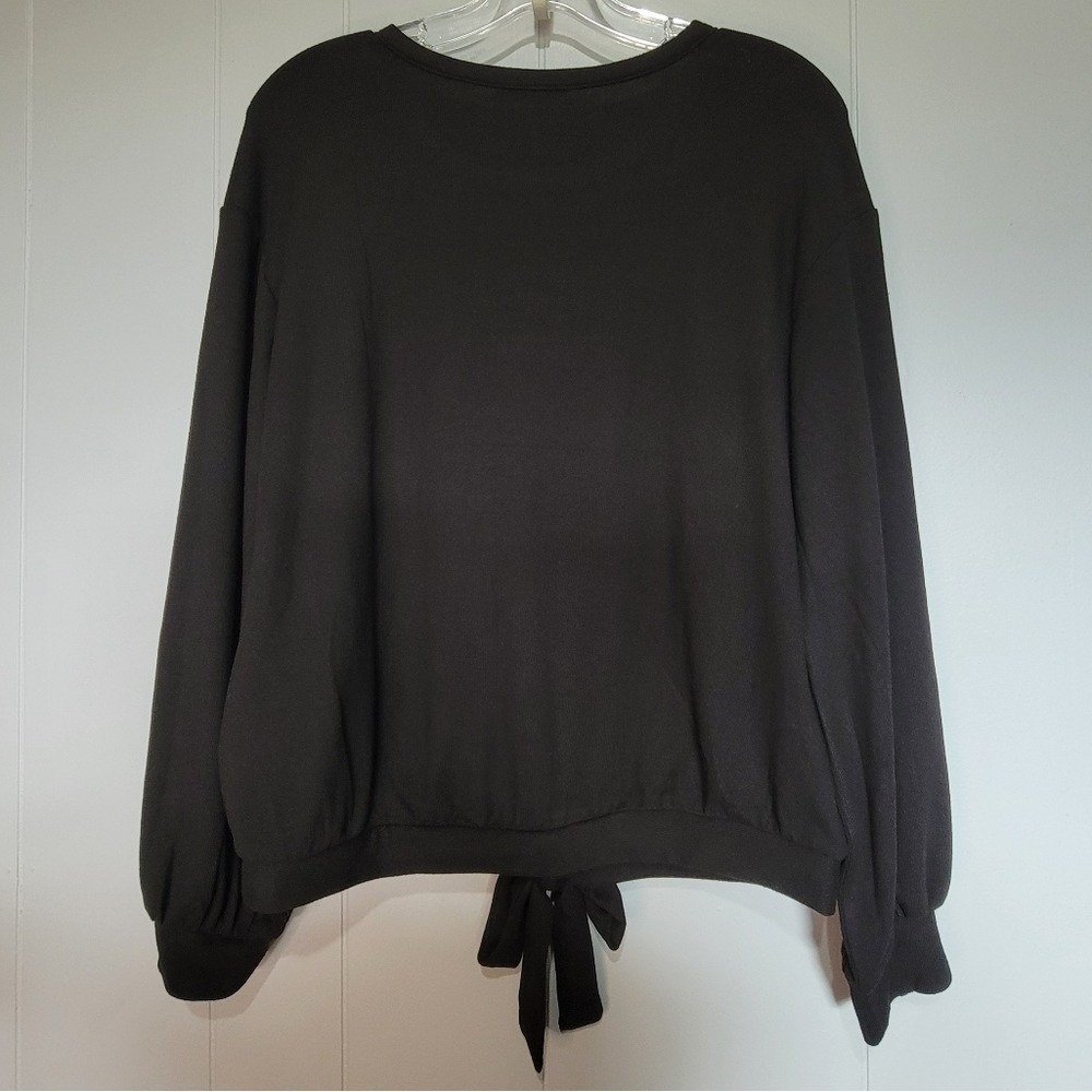 Retrology Top With Front Tie And‎ Butterfly Free Spirit Graphic - Picture 6 of 6